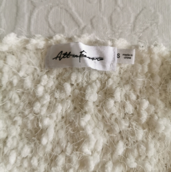 All In Favor Off White Popcorn Sweater Size Small - Picture 4 of 8